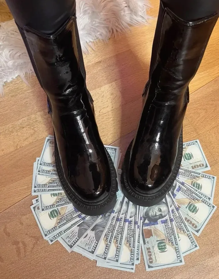 Dorthe, 23