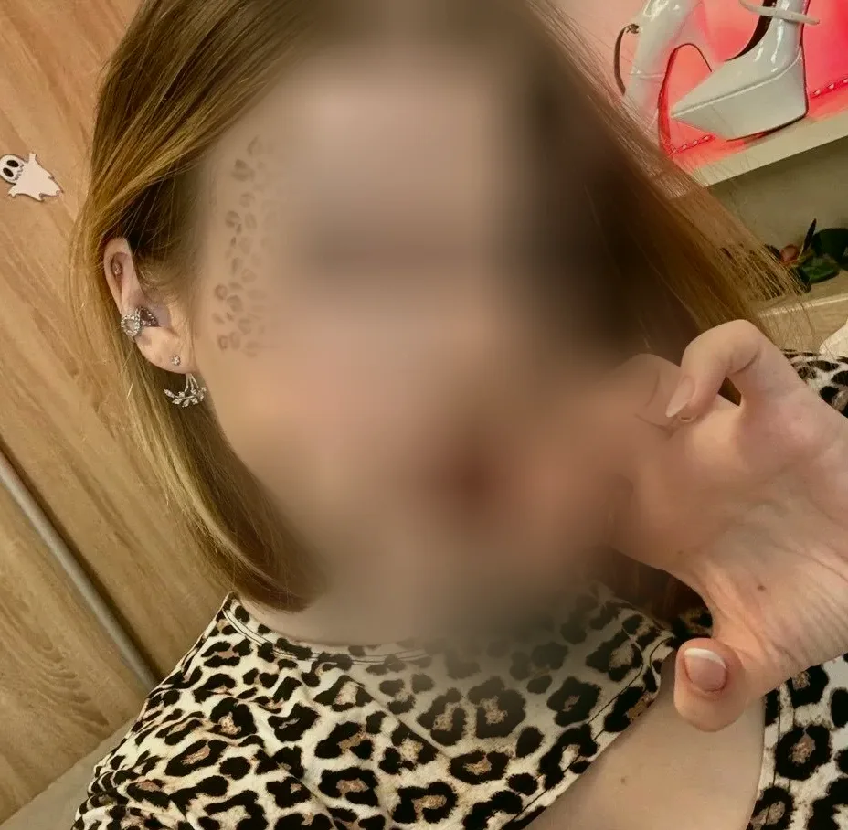 Leyla, 22