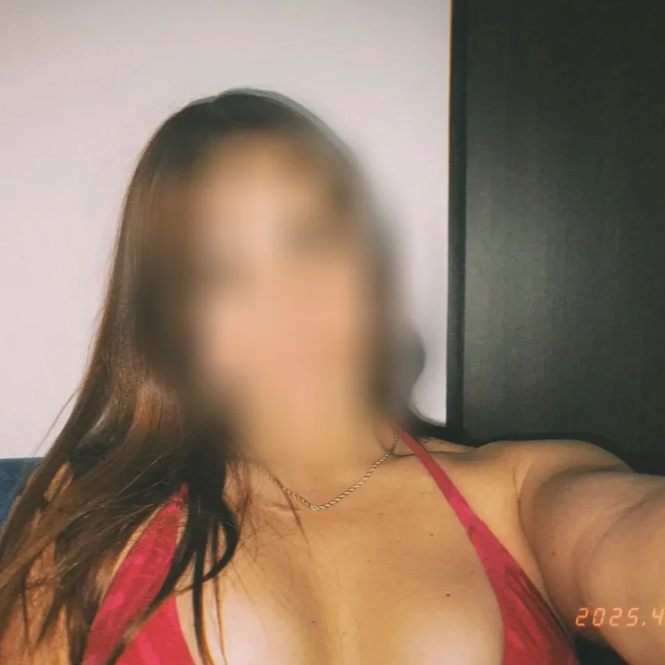 Nicoline, 26