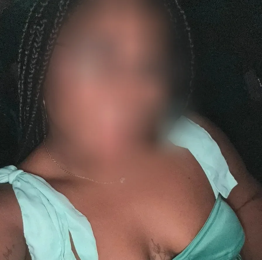 Olivia, 29