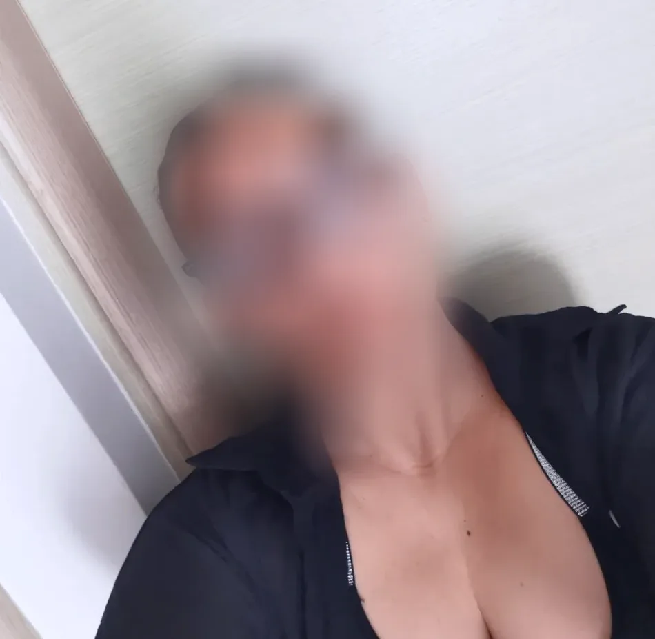 Sofia, 37